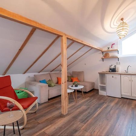 Entire Central House With Guest Rooms & Garden Sofia Exterior photo